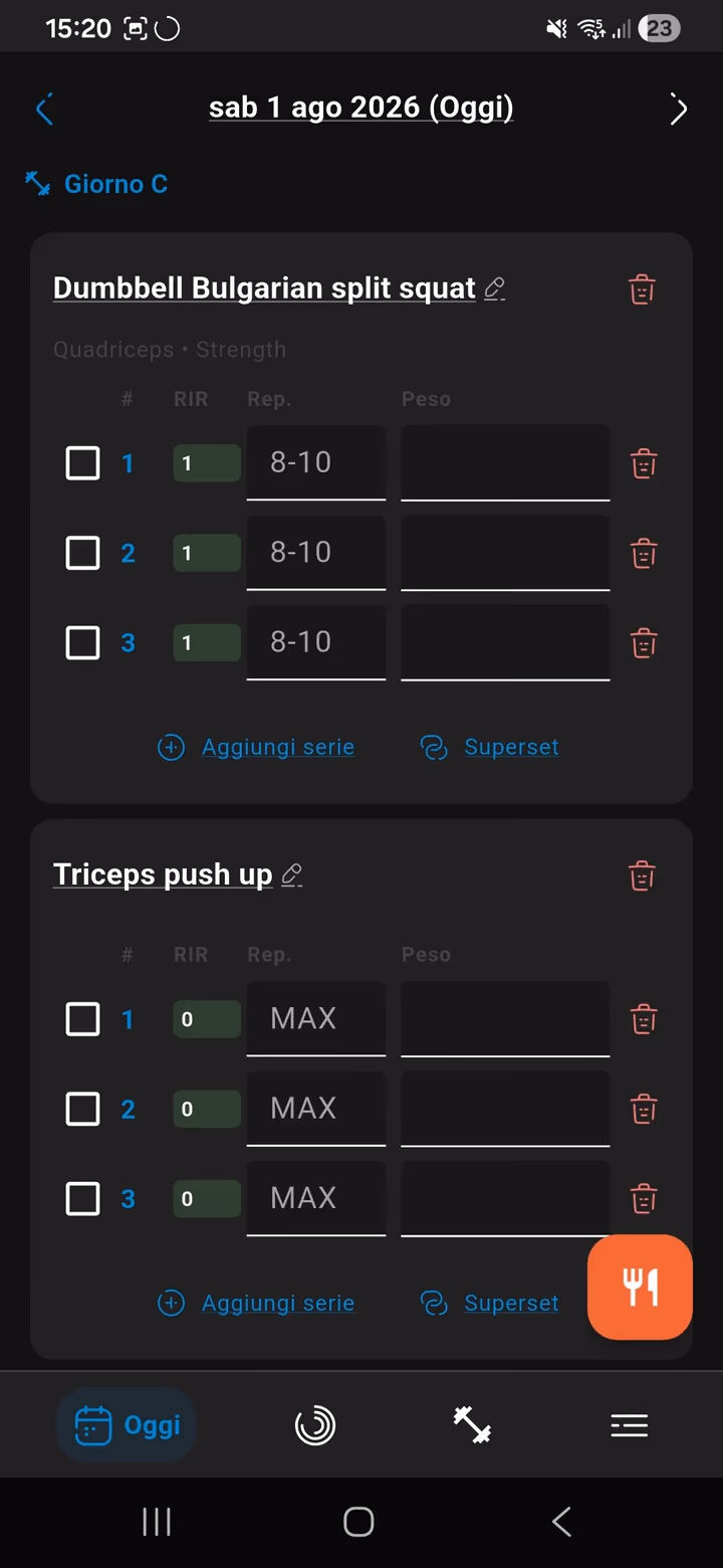 Set-by-set logging with the weight used during a session